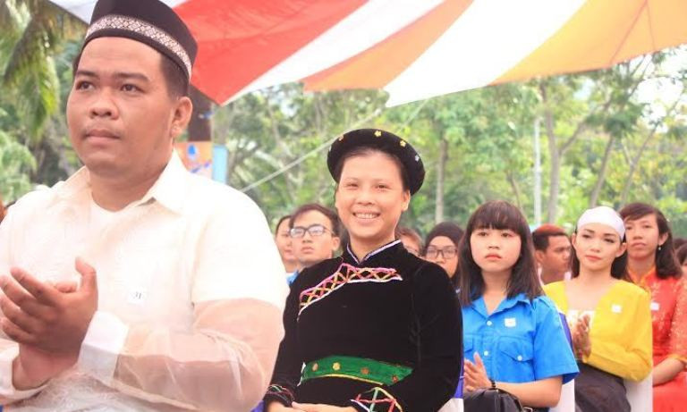 Các gương thanh niên tiêu biểu đại diện cho một số dân tộc thiểu số anh em.