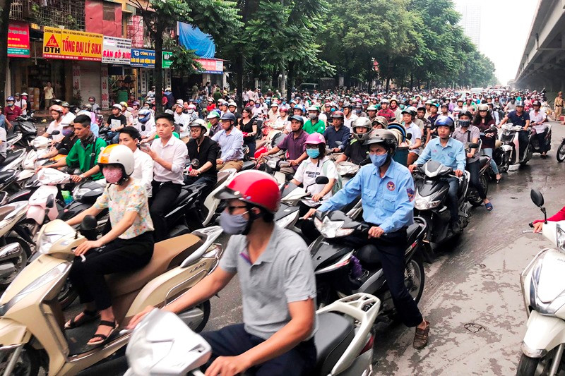 Đường vành đai 3 được chọn là ranh giới giữa nội và ngoại thành để hạn chế xe cá nhân giảm ùn tắc. Ảnh: T.Đảng