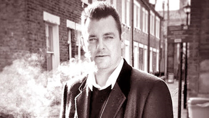 Siêu tin tặc Tony Sales.