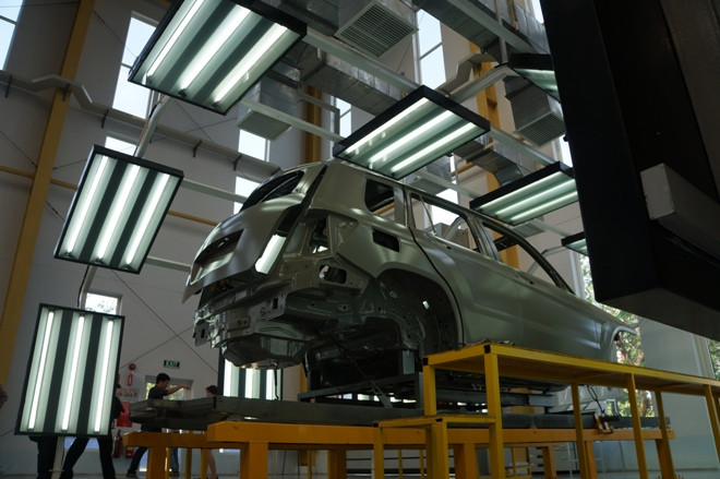 Khám nhà máy của Mercedes tại Việt Nam 