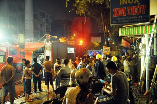 Hiện trường căn nhà, Đức phóng hỏa đốt vợ con. Ảnh: C.T