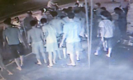 7 đối tượng gây gổ đã được camera ghi lại