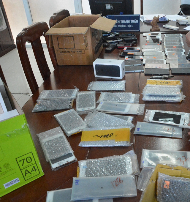 Lô điện thoại iphone bị cơ quan chức năng thu giữ