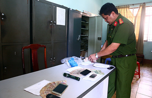 Nhóm cướp bị bắt. Ảnh: Nguyệt Triều