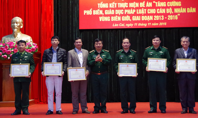 Giáo dục pháp luật cho cán bộ, nhân dân biên giới