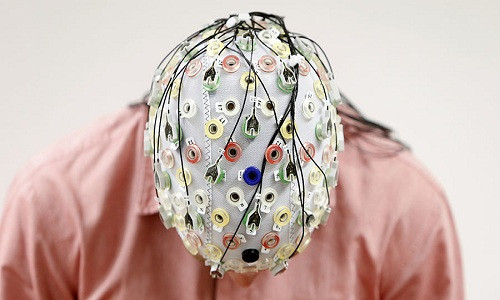 Các quân nhân thực hiện nhiệm vụ tốt hơn khi có dòng điện chạy qua não. Ảnh: Michaela Rehle.