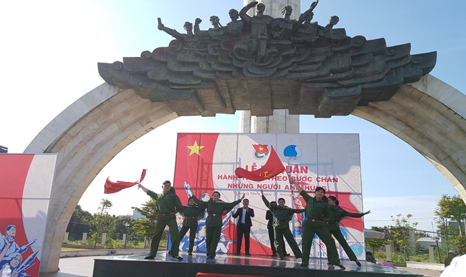 Khởi động Hành trình 'Theo bước chân những người Anh hùng'