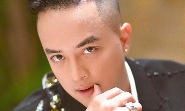 Hậu tố Nathan Lee bơm ngực, Cao Thái Sơn gây tranh cãi khi bày cách chữa COVID-19 tại nhà