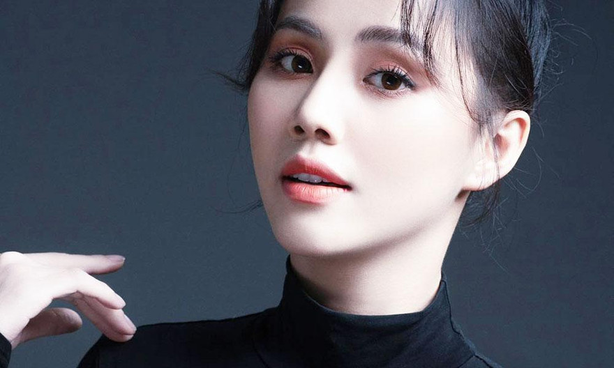 Bật mí thú vị về ‘hot girl tạp hóa’ ở Phố trong làng