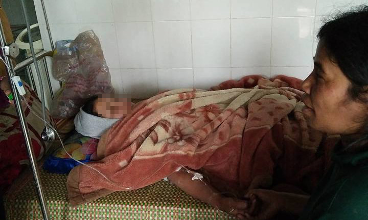 Chị M đang điều trị tại Trạm Quân dân y kết hợp.