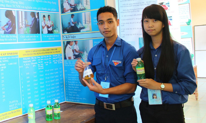 Sản phẩm sữa tắm sả chanh của Linh và Hạnh.