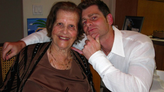 Gregor Collins và bà Maria Altmann. Ảnh: Collins.