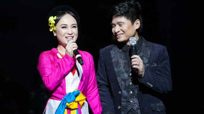 Tấn Minh khoe khéo vợ trong chương trình riêng đầu tiên ở tuổi 40. Ảnh: Anh Đức.