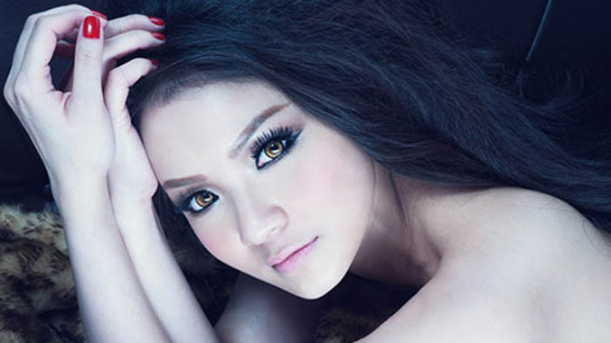 Hotgirl 'ngực khủng' Thủy Top trải lòng về 'thời hào quang'