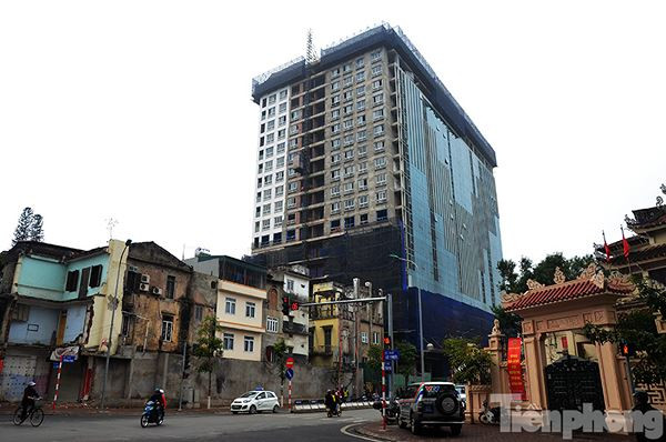 Tòa nhà 8B Lê Trực. Ảnh: Thanh Hà.