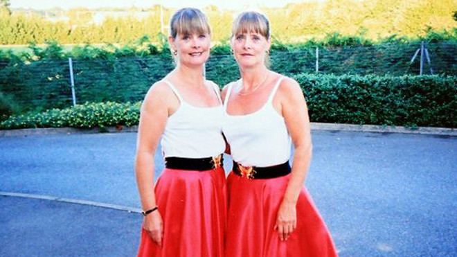 Hai chị em Kathy Heffernan và Rosey Coles. Ảnh: SWNS.