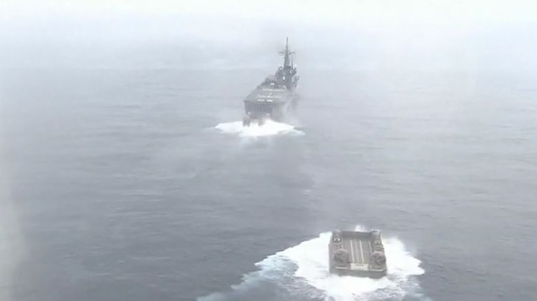 Hàng nghìn binh sỹ Nhật tập trận bảo vệ đảo