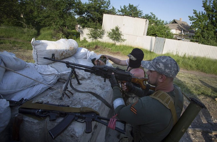 Cận cảnh vũ khí 'khủng' của tự vệ Slavyansk