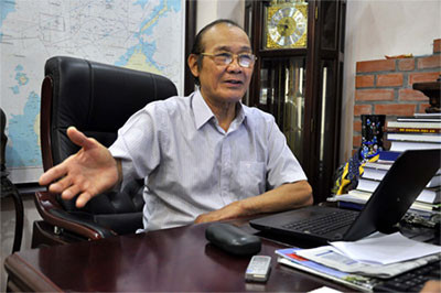 TS.Trần Công Trục.