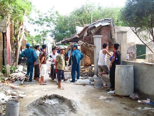 Hiện trường vụ tai nạn thương tâm. Ảnh: Người lao động.
