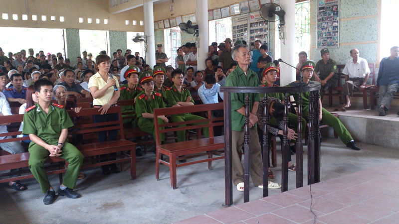 Bị cáo Chuyện tại phiên tòa xét xử.