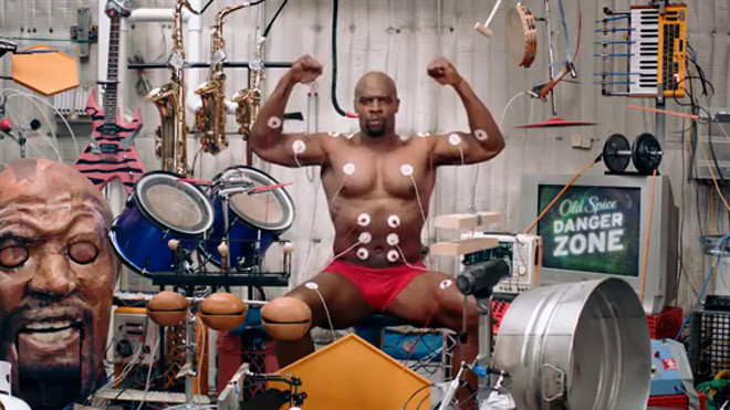 Lực sĩ chơi nhạc bằng... cơ bắp