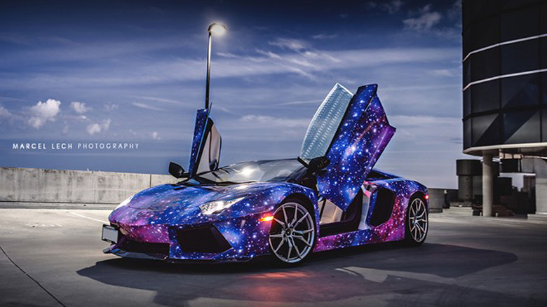 Lóa mắt với siêu xe Aventador Roadster 'thiên hà'