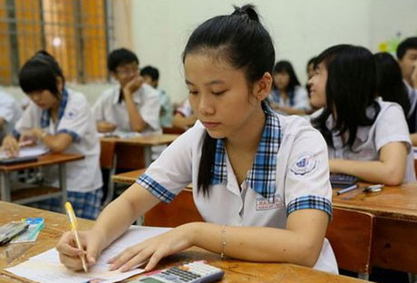 Bản tin 8H: Hơn 7 vạn học sinh dự thi vào lớp 10