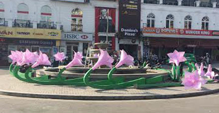 Dỡ đèn hoa tại đài phun nước hồ Hoàn Kiếm