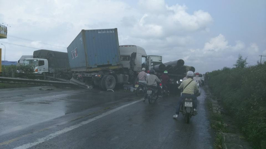 Hiện trường vụ tai nạn. Ảnh Otofun