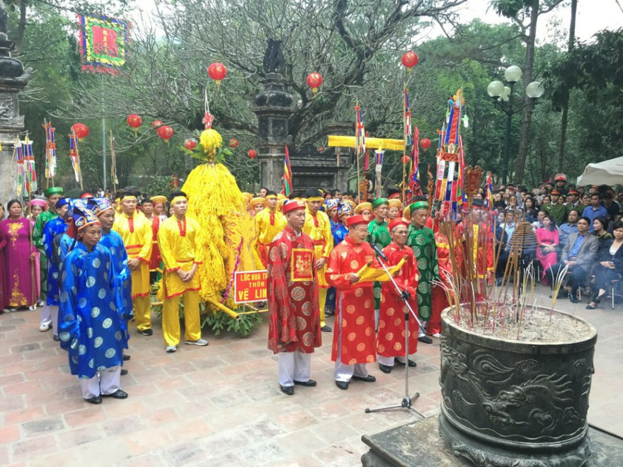 Hội Gióng khai hội không còn cảnh lộn xộn, tranh cướp lộc