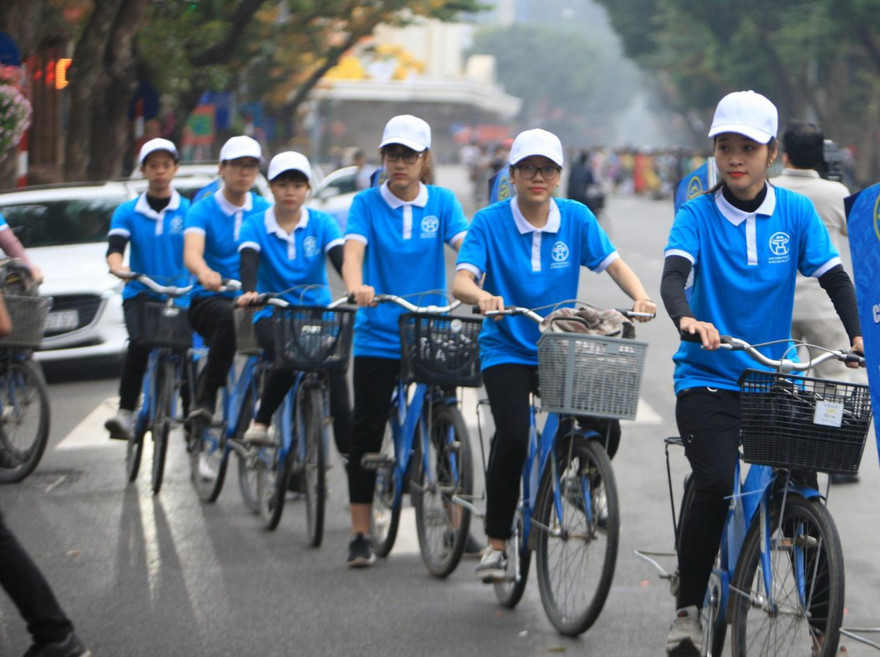 Hàng trăm thanh niên diễu hành kêu gọi ứng xử văn minh thanh lịch