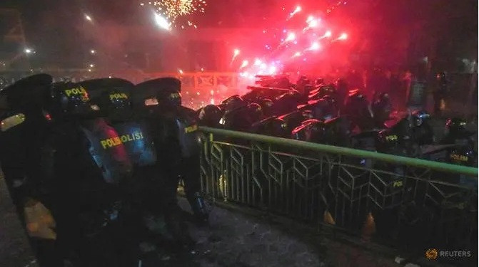 Bạo lực nổ ra ở Jakarta sau khi có kết quả bầu chính thức. (Ảnh: Reuters)