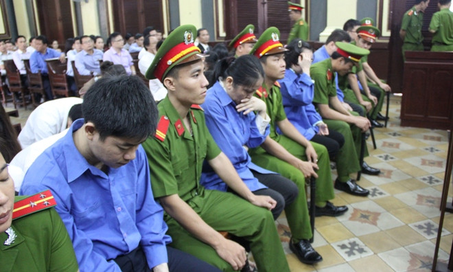 Phiên tòa tiếp tục làm việc ngày thứ 5. Ảnh Việt Văn