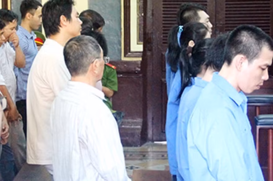 Các bị cáo nghe tòa tuyên án chiều 13/11.