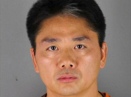 Bức ảnh do văn phòng cảnh sát trưởng Hennepin công bố hôm 31/8 sau khi ông Lưu bị bắt ở TP Minneapolis. Ảnh: AP