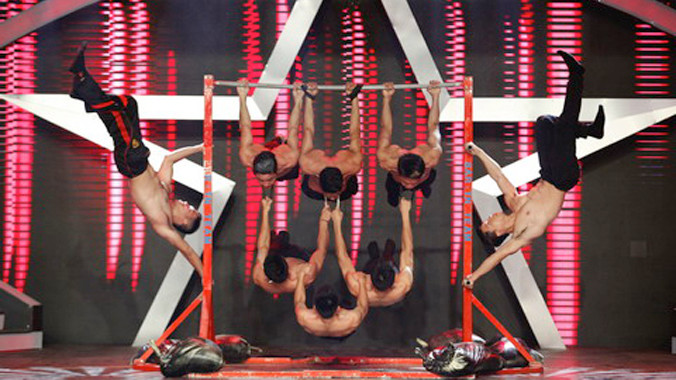 Nhóm Sáu Múi bùng nổ với màn diễn thể thao đường phố 