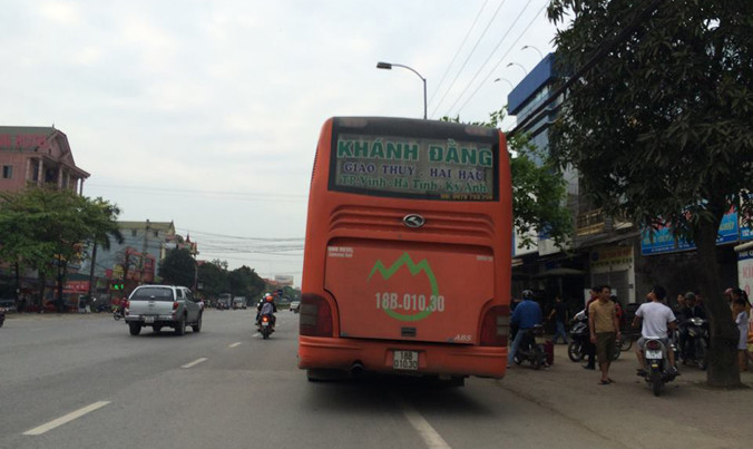 Chiếc xe khách cán một người tử vong.