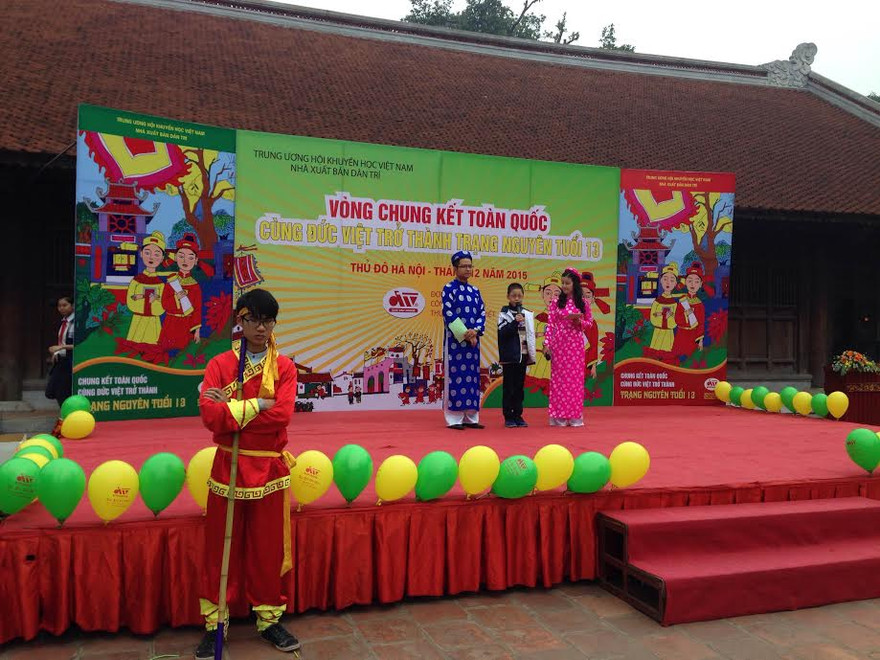 Một thí sinh trả lời câu hỏi tại vòng chung kết.