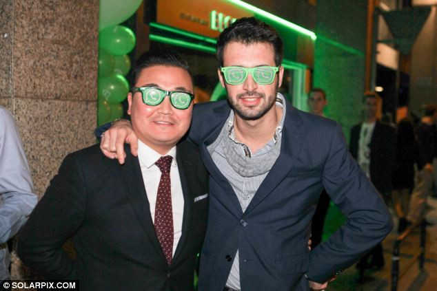 PSY – khách mời của bữa tiệc ăn mừng thương vụ WhatsApp