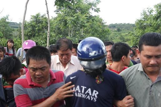 Nghi can D. (đội mũ bảo hiểm) bị bắt