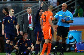  Webb đã điều khiển trận đấu căng thẳng