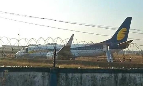 Phi cơ Jet Airways trượt khỏi đường băng. Ảnh: NDTV.