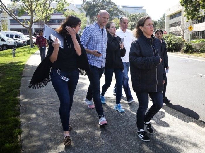 Sau vụ nổ súng tại trụ sở, các nhân viên YouTube luôn phấp phỏng lo sợ. Ảnh: Business Insider.