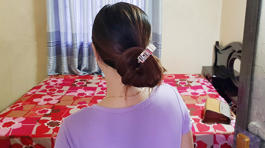 Nữ chủ tiệm áo cưới cho biết, khi chị đang nằm ngủ trong căn phòng này thì bị kẻ trộm đột nhập vào và đòi hiếp dâm