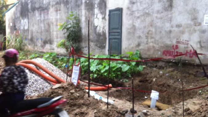 Hiện trường nơi công nhân phát hiện quả bom