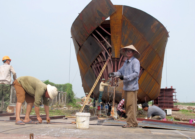 Ngư dân tiếp tục được nhà nước hỗ trợ bám biển. Ảnh: Phạm Anh.