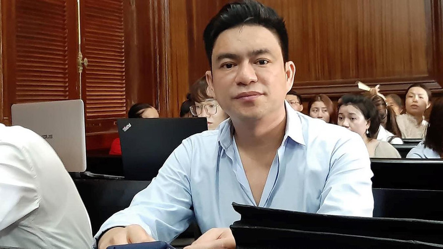 Bác sĩ Chiêm Quốc Thái tại phiên tòa sơ thẩm. Ảnh: Tân Châu