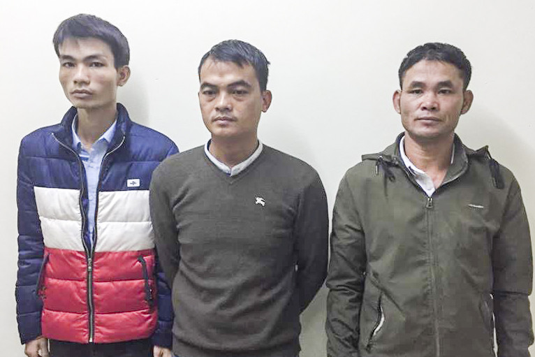 Nhóm đối tượng gây ra nhiều vụ trộm trên các chuyến xe buýt.