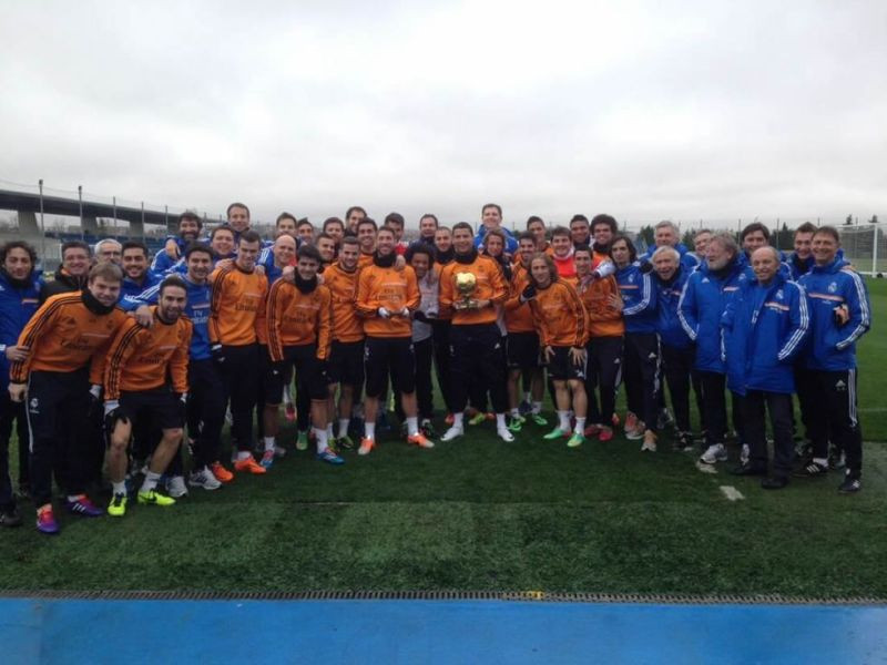 Ronaldo có rất nhiều đồng nghiệp, bạn hữu tại Real để tặng quà